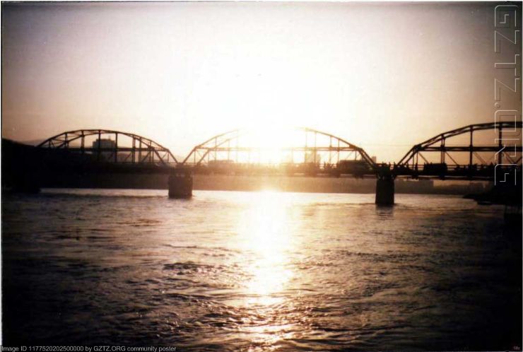 附件：黄河铁桥.jpg