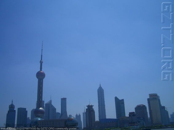 附件：上海——蓝天白云下的陆家嘴.jpg
