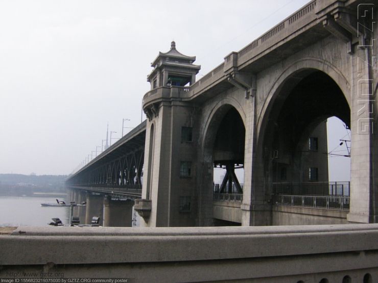 附件：武汉长江大桥.jpg