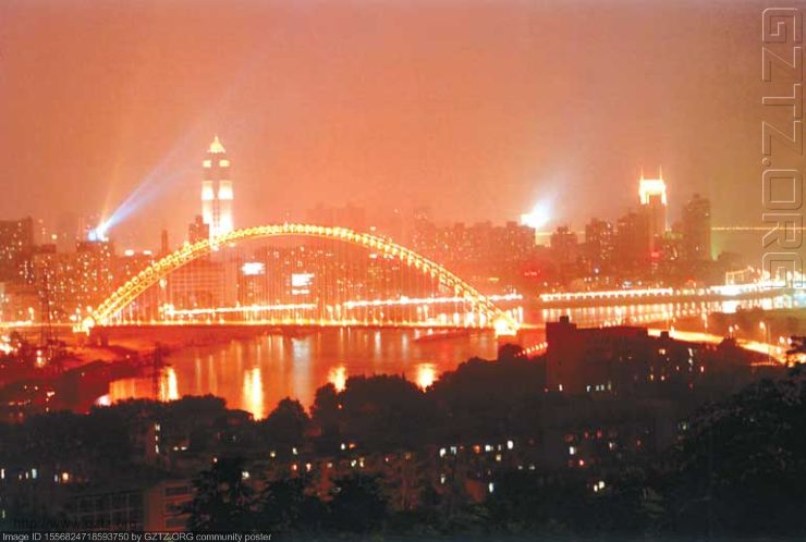 附件：夜色桥景.jpg
