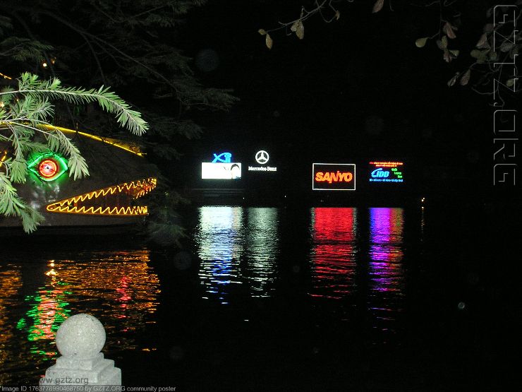 附件：传说中漂亮的西贡河夜景.JPG