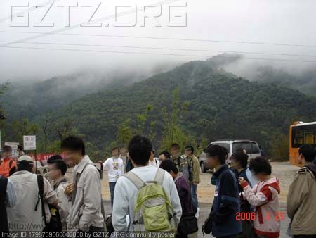 附件：登山前的小休.jpg