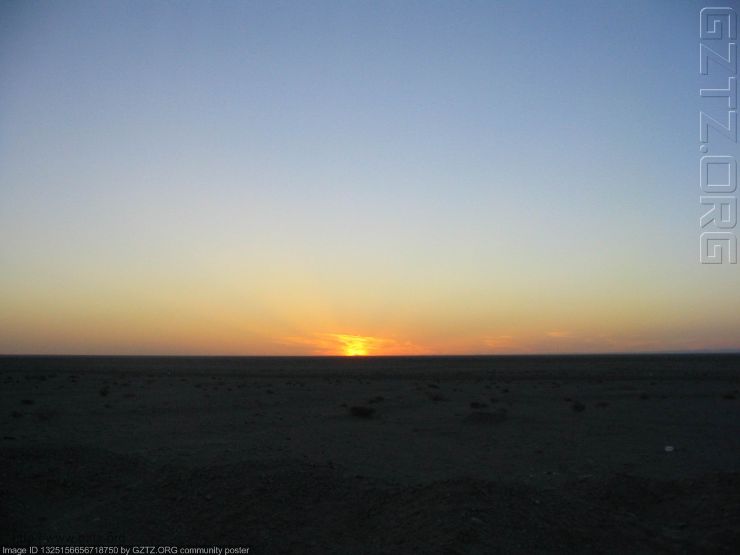 附件：大漠日落.jpg
